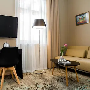 Boutique Adagio מלון דירות